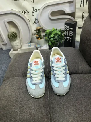 Adidas Blue Pink Low-Top Three-Stripe Side Panel Lifestyle Sneakers 10