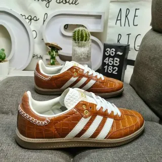 Adidas بني أبيض تمساح مطبوع جلد علوي ثلاث شرائط تراكب أحذية رياضية نمط حياة