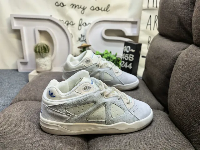 Adidas Chaussures Lifestyle Marron Blanc Basses Hybride Daim-Maille 11
