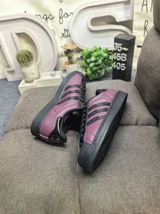 Adidas 酒红色 黑色 Shell-Toe Three-Stripe Lifestyle Sneakers 6