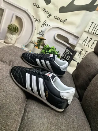 Adidas Copa أحذية كرة القدم الداخلية أسود أبيض لوحة جانبية مبطنة بثلاث شرائط 7