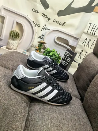 Adidas Copa أحذية كرة القدم الداخلية أسود أبيض لوحة جانبية مبطنة بثلاث شرائط 9