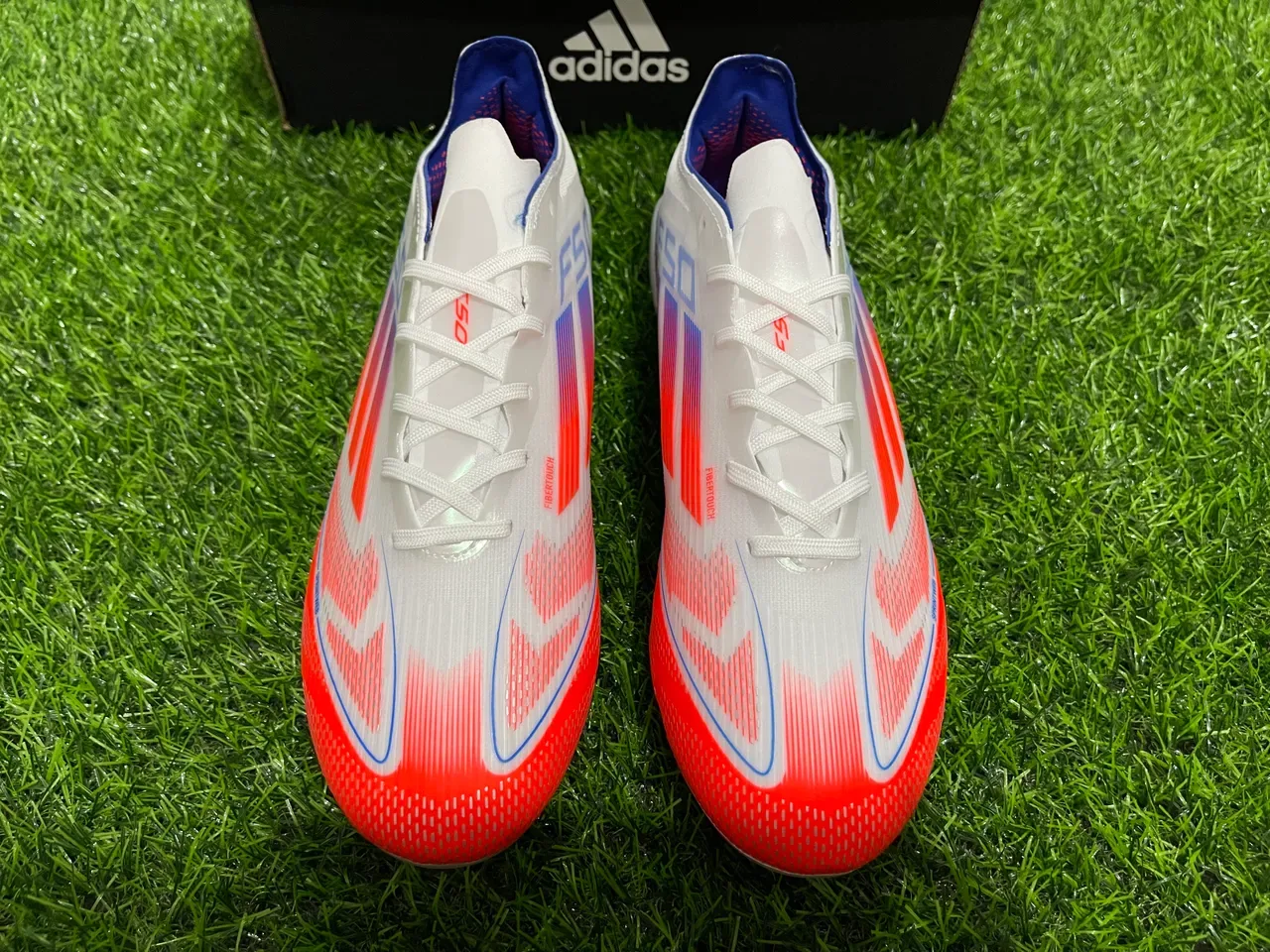 Adidas F50 Low-Cut Speed Cleat Branco Laranja Upper Sintético Textil Para terreno firme Sapatos de futebol 11