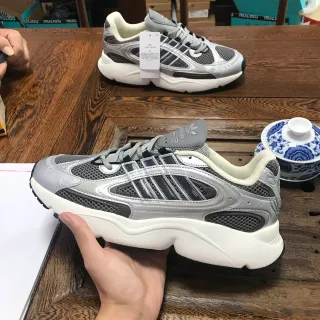 Adidas 灰色 黑色 中底 网面 和 合成 覆盖 厚底 运动鞋