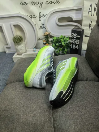 Adidas Chaussures de course avec upper tricoté gris vert, bandes gradient lime 6