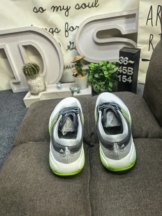 Adidas Chaussures de course avec upper tricoté gris vert, bandes gradient lime 8