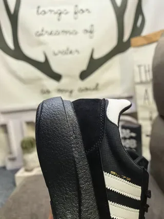Adidas Tênis Lifestyle Cinza e Branco Low-Top com Solado de Plataforma 3