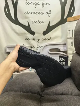 Adidas Tênis Lifestyle Cinza e Branco Low-Top com Solado de Plataforma 4