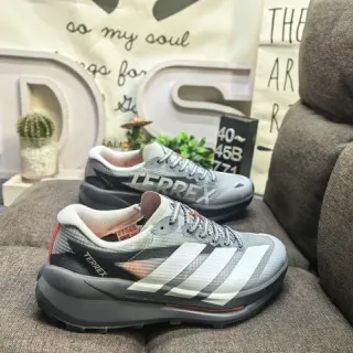 Adidas 灰白网面三条纹侧边面板跑鞋