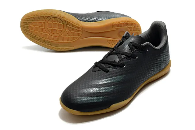 Adidas أحذية كرة قدم داخلية أخضر بنفسجي وجهة نسيجية منخفضة القطع رباط غير متماثل 10