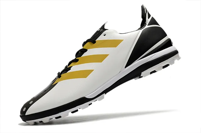 Adidas Zapatillas de fútbol para césped artificial de color naranja y negro con upper de sintético, cordones asimétricos y corte bajo 3