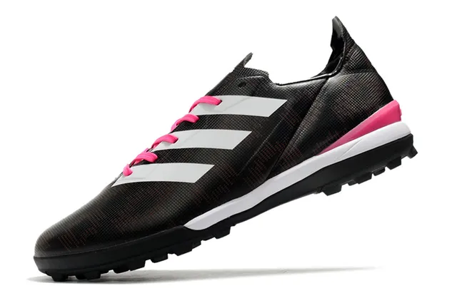 Adidas Zapatillas de fútbol para césped artificial de color naranja y negro con upper de sintético, cordones asimétricos y corte bajo 10