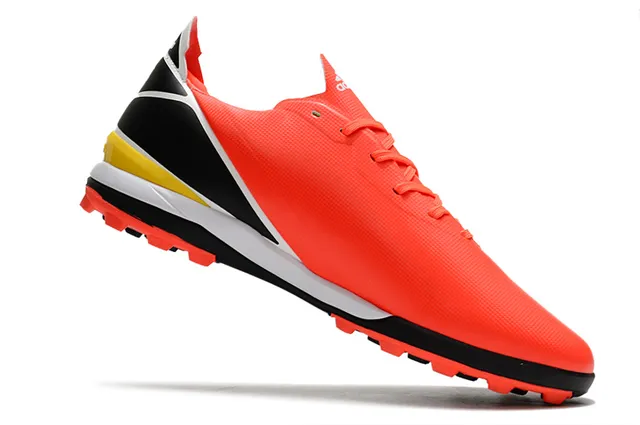 Adidas Zapatillas de fútbol para césped artificial de color naranja y negro con upper de sintético, cordones asimétricos y corte bajo 23
