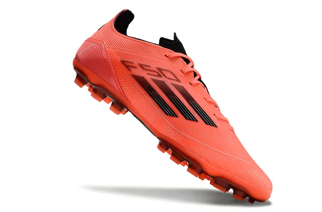Adidas 橙黑 纹理合成革鞋面 三条纹 钉鞋 2