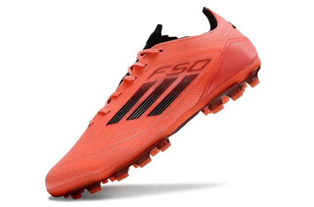 Adidas 橙黑 纹理合成革鞋面 三条纹 钉鞋 3