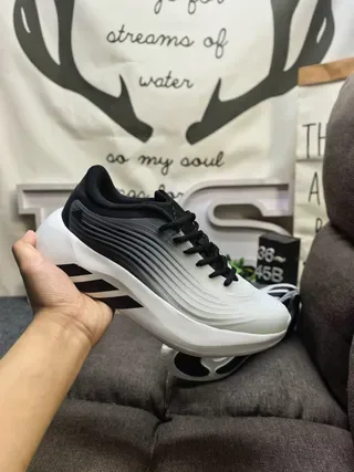 Adidas Chaussures Lifestyle Rose Noir Upper Texturé en Vague Semelle Médiane Sculptée Blanche 5