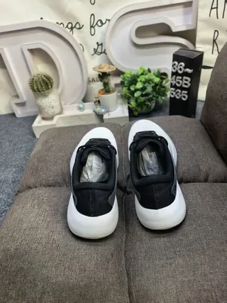 Adidas Chaussures Lifestyle Rose Noir Upper Texturé en Vague Semelle Médiane Sculptée Blanche 8