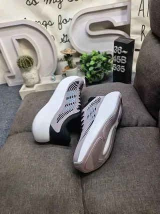 Adidas Chaussures Lifestyle Rose Noir Upper Texturé en Vague Semelle Médiane Sculptée Blanche 16