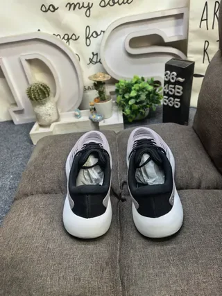 Adidas Chaussures Lifestyle Rose Noir Upper Texturé en Vague Semelle Médiane Sculptée Blanche 18