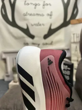 Adidas Chaussures Lifestyle Rose Noir Upper Texturé en Vague Semelle Médiane Sculptée Blanche 23
