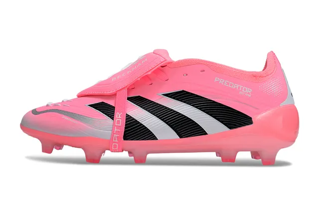 Adidas Predator Sapatos de futebol rosa preto de corte baixo com upper sintético com relevo overlay de três listras para terreno firme 7