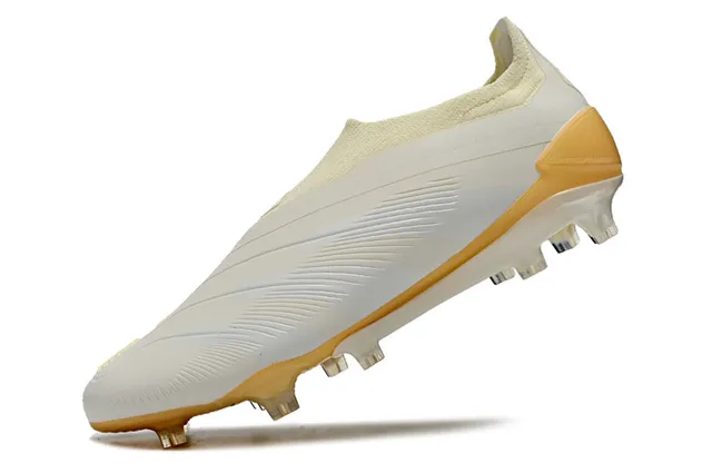Adidas Predator White Beige أحذية كرة القدم منخفضة القطعة ملائمة للجوارب مع أضلاع قفص وسط القدم أرضية صلبة 3