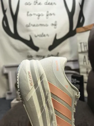 Adidas Repetitor Tênis de corrida pretos e cobre 3