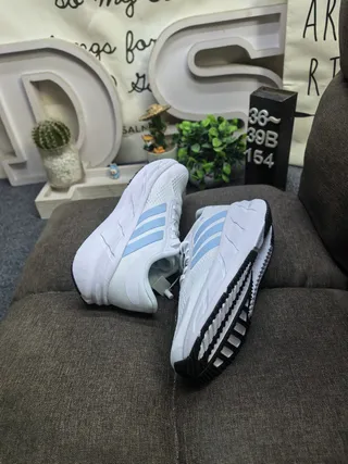 Adidas Repetitor Tênis de corrida pretos e cobre 16