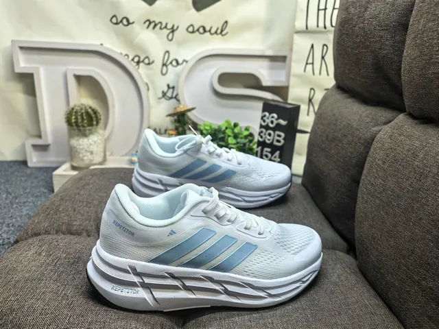 Adidas Repetitor Tênis de corrida pretos e cobre 21