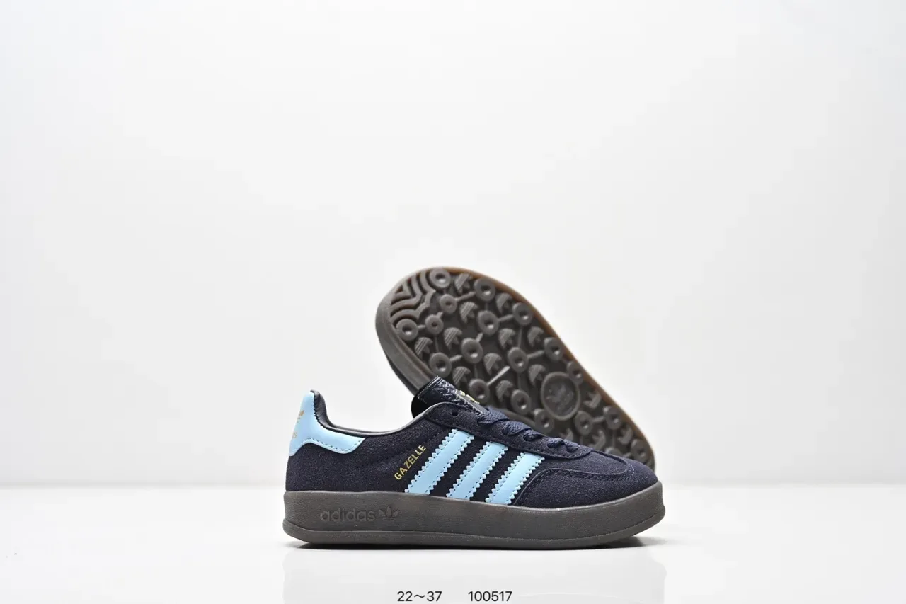Adidas Samba OG أحذية رياضية Lifestyle وردي وأزرق فاتح بخطوط 18