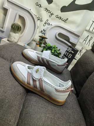 Adidas Samba Zapatos Mary Jane blanco y rosa sin cordones con ribete scalloped 7