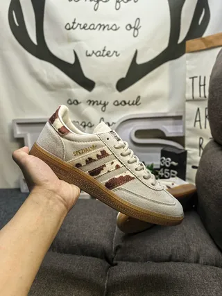 Adidas Spezial 棕色和米色牛皮纹生活方式运动鞋 5