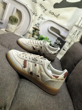 Adidas Spezial 棕色和米色牛皮纹生活方式运动鞋 7