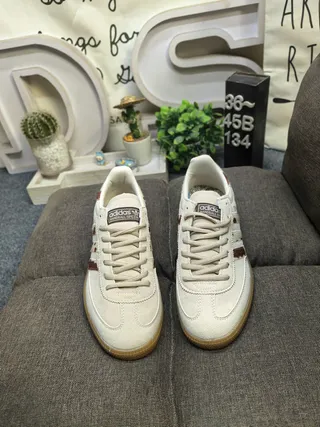 Adidas Spezial 棕色和米色牛皮纹生活方式运动鞋 10