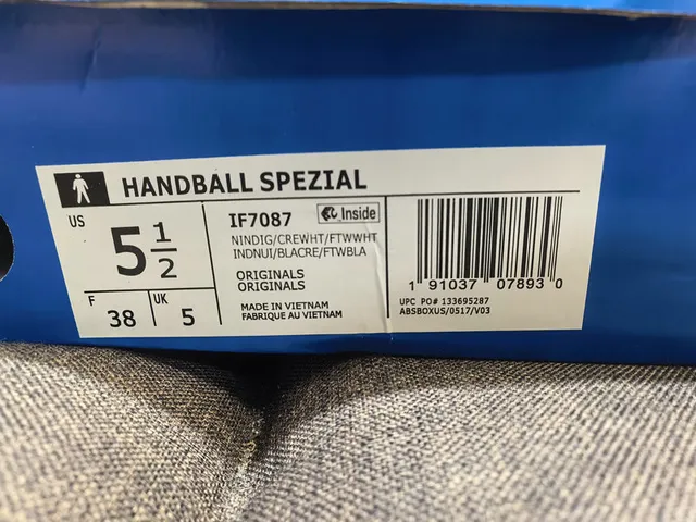 Adidas Spezial 海军蓝麂皮生活方式运动鞋 2