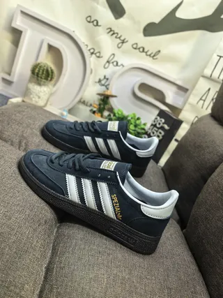 Adidas Spezial 海军蓝麂皮生活方式运动鞋 7