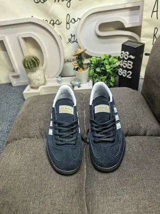 Adidas Spezial 海军蓝麂皮生活方式运动鞋 10