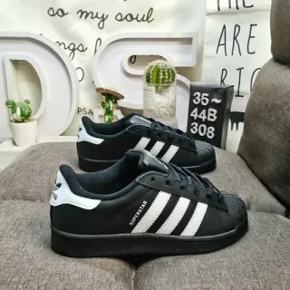Adidas Superstar Zapatillas Lifestyle Negros y Blancos