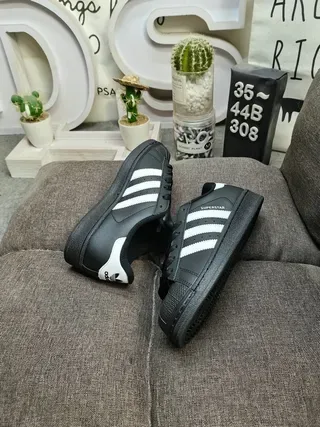 Adidas Superstar Sneakers Lifestyle Noires et Blanches 6