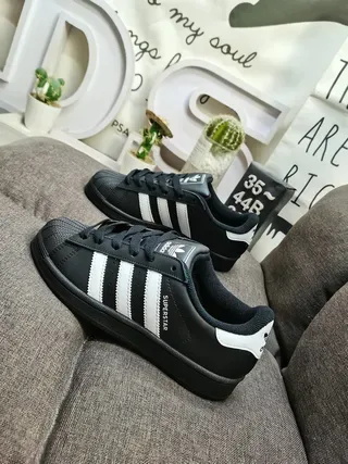 Adidas Superstar Sneakers Lifestyle Noires et Blanches 7