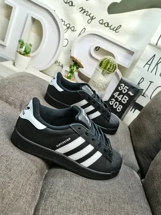 Adidas Superstar Sneakers Lifestyle Noires et Blanches 9