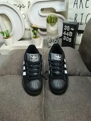 Adidas Superstar Sneakers Lifestyle Noires et Blanches 10