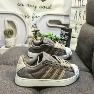 Adidas Superstar 棕色麂皮鞋头生活方式运动鞋