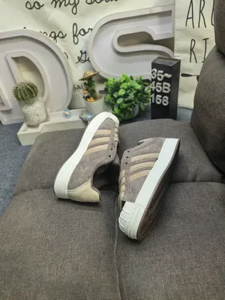 Adidas Superstar Tênis Lifestyle de Camurça Marrom Shell Toe 6