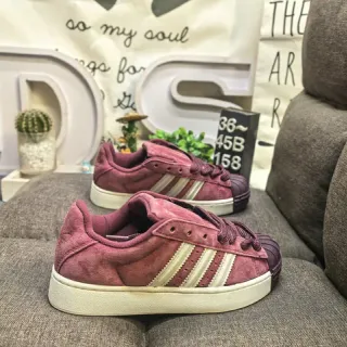 Adidas Superstar बोरगंडी सुविड स्टाइल हयात हिजाज रियासी