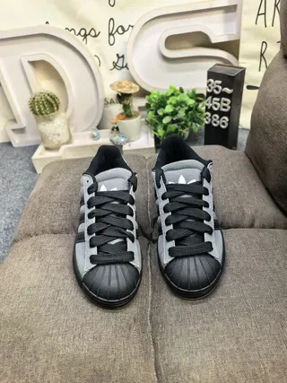 Adidas Superstar Tênis Lifestyle Cinza Metálico e Preto 10