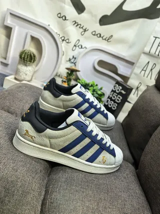 Adidas Superstar Off-White et Burgundy chaussures lifestyle 9