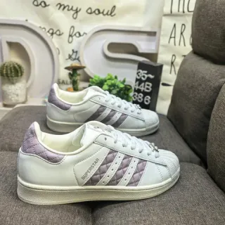 Adidas Superstar Off-White و Lavender مبطن أسلوب حياة حذاء