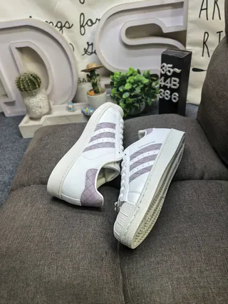 Adidas Superstar Off-White e Lavender tênis lifestyle acolchoados 6