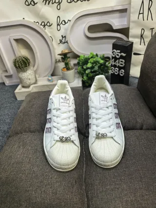 Adidas Superstar Off-White e Lavender tênis lifestyle acolchoados 10